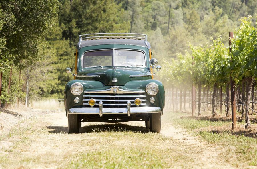  Ford V8 Super Deluxe Station Wagon 1948 года  (фото 2 из 62)